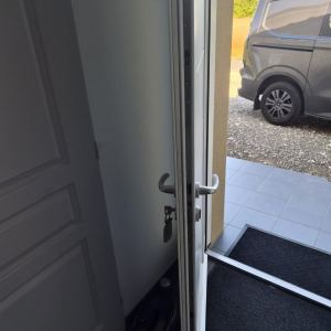 Remplacement Serrure Porte d'Entrée à Cormoranche | SG Serrurerie