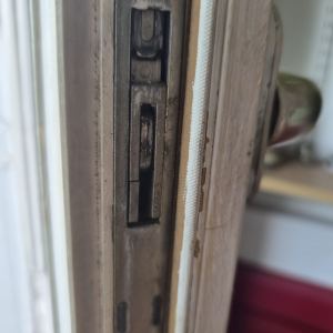 Remplacement Crémone Porte-Fenêtre Lyon | SG Serrurerie